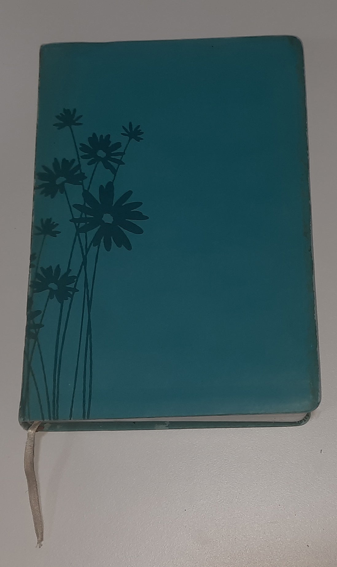 NKJV Supergiant - not used - cover damage