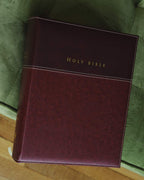Holy Bible: New International Version Burgundy Italian Duo-Tone Keepsake Edition Family Bible Imitation Leather – Large Print