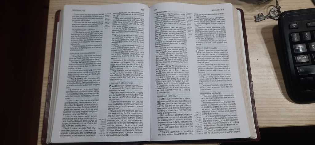 KJV center Coolum reference bible - Covers Damage - Not Used