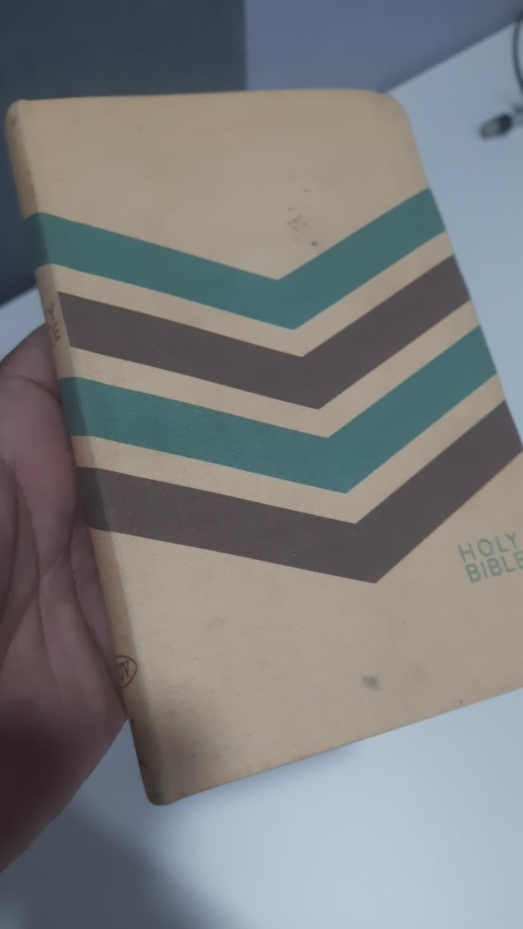 NKJV Compact Bible – Not Used (Slight Cover Dirt)